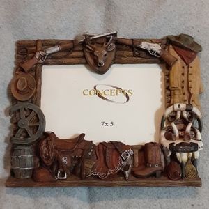 Concepts 7" x 5" western themed picture frame